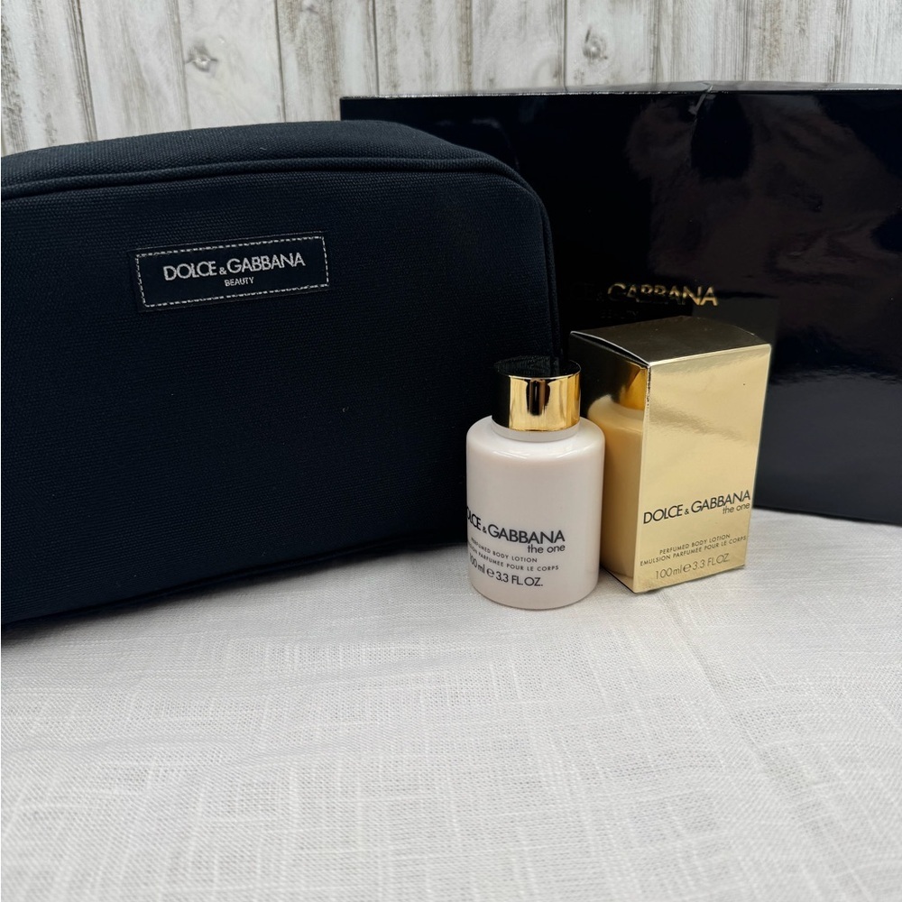 Dolce & Gabbana Make up Bag  and The one Body Lotion - Picture 13 of 13